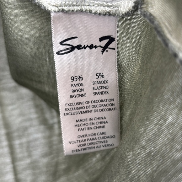 Seven7 Short-Sleeved V-Neck Crisscross High-Low Tee Women’s Size XL in Green - Picture 4 of 6
